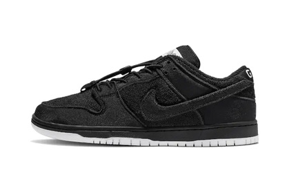 SB Dunk Low Gnarhunters